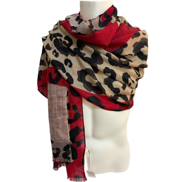 Chic Leopard Print Patchwork Scarf 🇧🇸 - Lightweight & Stylish - Picture 1 of 10